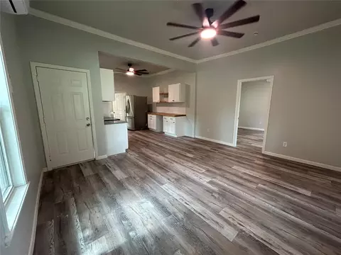 Living - 605 E Harrison Ave, Guthrie, OK 73044 photo 3 of 5