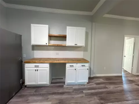 Kitchen - 605 E Harrison Ave, Guthrie, OK 73044 photo 2 of 2