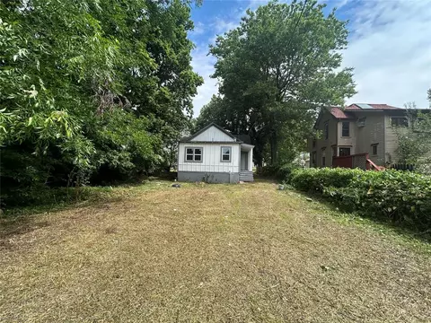 Exterior - 605 E Harrison Ave, Guthrie, OK 73044 photo 4 of 5