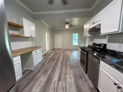 Entry Way - 605 E Harrison Ave, Guthrie, OK 73044 photo 1 of 3