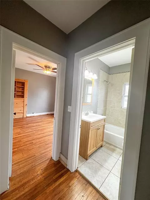 Entry Way - 504 N Walnut St, Seiling, OK 73663 photo 1 of 4
