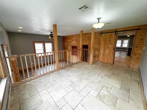Living - 504 N Walnut St, Seiling, OK 73663 photo 4 of 6