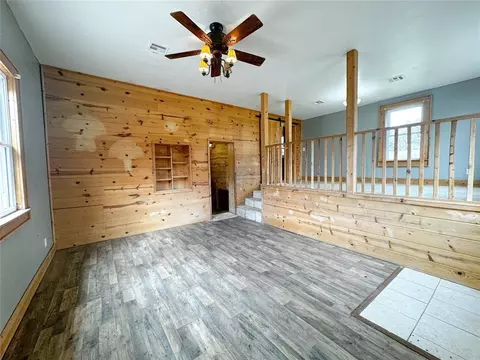 Living - 504 N Walnut St, Seiling, OK 73663 photo 6 of 6