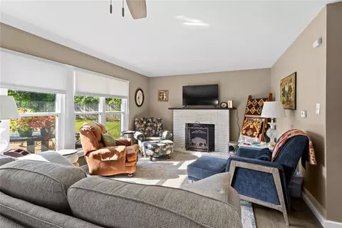 Living - 604 SW 3rd St, Checotah, OK 74426 photo 2 of 3