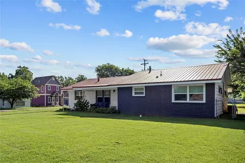 Exterior - 604 SW 3rd St, Checotah, OK 74426 photo 3 of 6