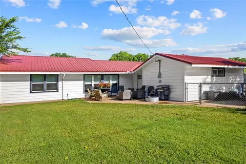 Exterior - 604 SW 3rd St, Checotah, OK 74426 photo 4 of 6