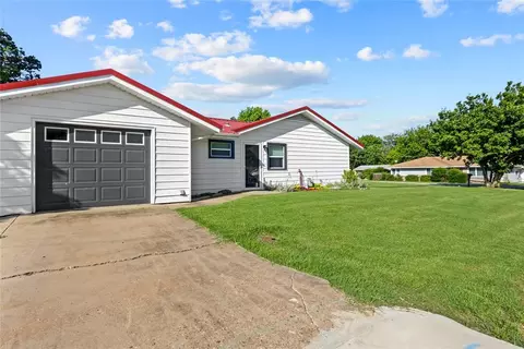 Exterior - 604 SW 3rd St, Checotah, OK 74426 photo 6 of 6