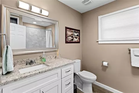 Bath - 604 SW 3rd St, Checotah, OK 74426 photo 2 of 5