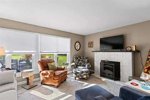 Living - 604 SW 3rd St, Checotah, OK 74426 photo 3 of 3