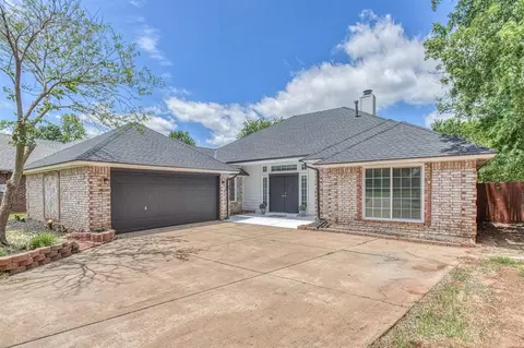1509 Louis Scott St, Edmond, OK 73003