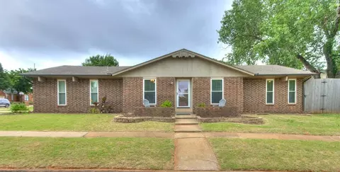 1019 N Blackwelder Ave, Edmond, OK 73034