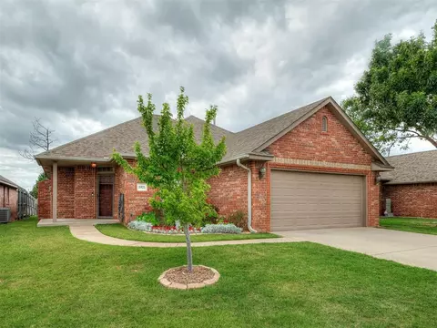 3821 Brody Dr, Moore, OK 73160