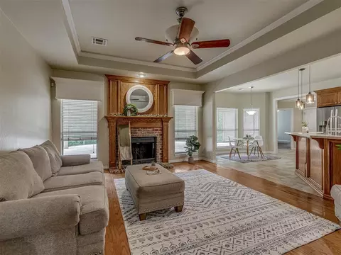 10461 Ridgeview Dr, Edmond, OK 73034