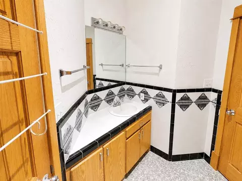 Bath - 46069 County Street 2630 St, Apache, OK 73006 photo 3 of 13