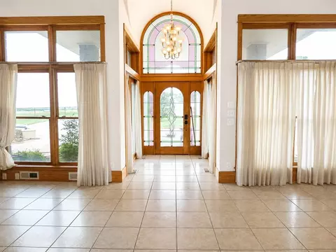 Entry Way - 46069 County Street 2630 St, Apache, OK 73006 photo 1 of 2