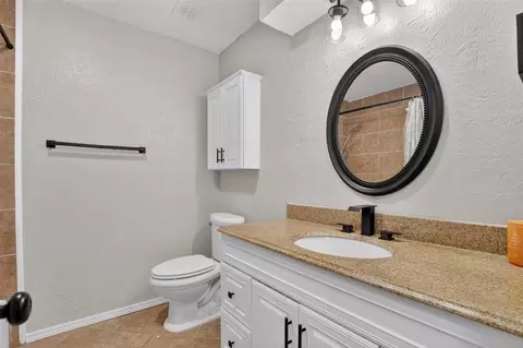 Bath - 124 Pickard Dr, Mcloud, OK 74851 photo 4 of 6