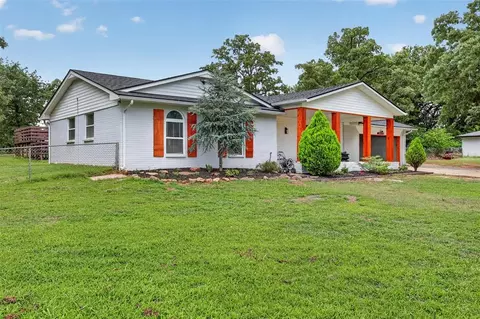 Exterior - 124 Pickard Dr, Mcloud, OK 74851 photo 2 of 11