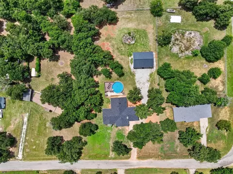 View/Area - 124 Pickard Dr, Mcloud, OK 74851 photo 1 of 4