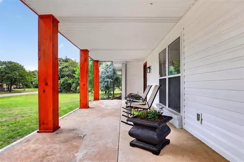 Exterior - 124 Pickard Dr, Mcloud, OK 74851 photo 4 of 11