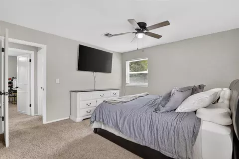 Bedroom - 124 Pickard Dr, Mcloud, OK 74851 photo 3 of 7