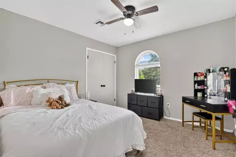 Bedroom - 124 Pickard Dr, Mcloud, OK 74851 photo 6 of 7