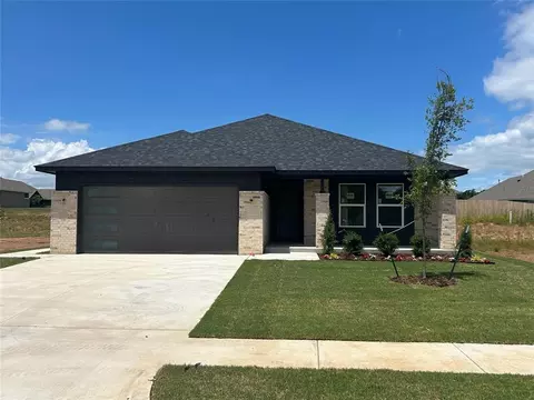 1203 Honeysuckle Hollow Dr, Noble, OK 73068