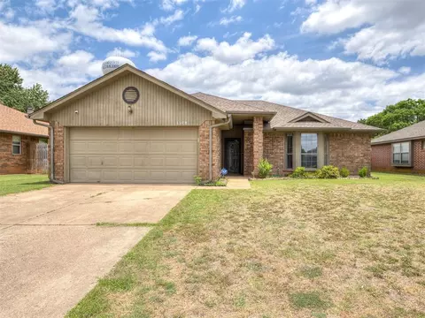 1108 Earl A Rodkey Dr, Edmond, OK 73003