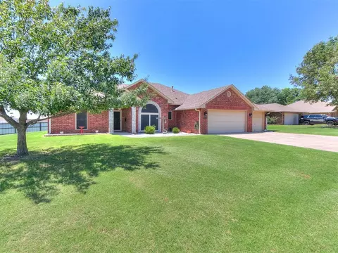 Exterior - 2403 E Headwind Dr, Purcell, OK 73080 photo 2 of 10