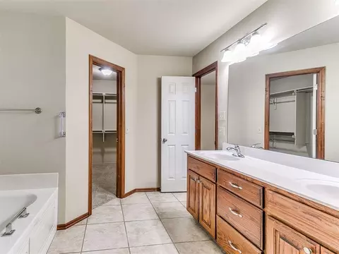 Bath - 2403 E Headwind Dr, Purcell, OK 73080 photo 7 of 7