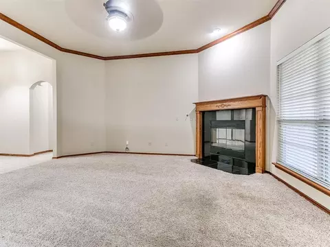 Living - 2403 E Headwind Dr, Purcell, OK 73080 photo 5 of 9