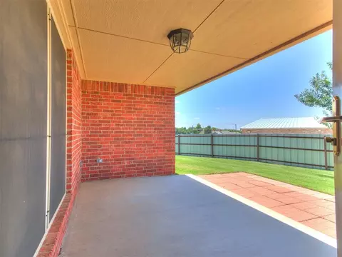 Exterior - 2403 E Headwind Dr, Purcell, OK 73080 photo 4 of 10