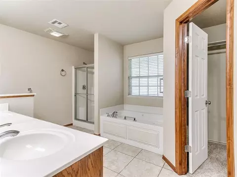 Bath - 2403 E Headwind Dr, Purcell, OK 73080 photo 1 of 7