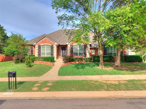 1921 Hallbrooke Dr, Norman, OK 73071