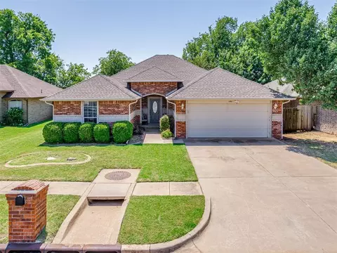 11108 SW 8th St, Yukon, OK 73099