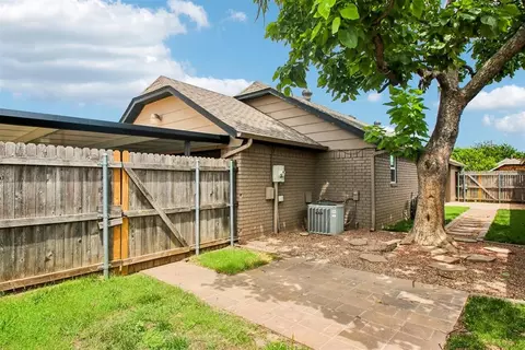 Exterior - 2125 Goodrich Dr, Moore, OK 73170 photo 6 of 6