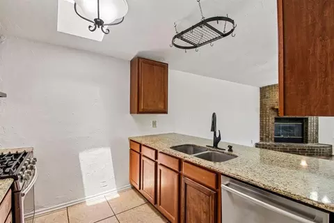 Kitchen - 2125 Goodrich Dr, Moore, OK 73170 photo 3 of 4