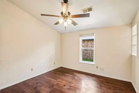 Bedroom - 2125 Goodrich Dr, Moore, OK 73170 photo 6 of 7