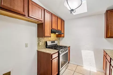 Kitchen - 2125 Goodrich Dr, Moore, OK 73170 photo 4 of 4