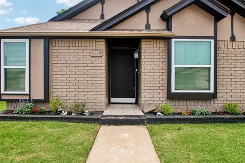 Exterior - 2125 Goodrich Dr, Moore, OK 73170 photo 2 of 6