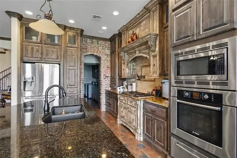 Kitchen - 19917 Aaron Dr, Harrah, OK 73045 photo 1 of 2
