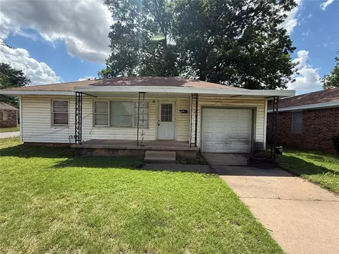 728 S 2nd St, Chickasha, OK 73018