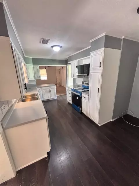 Kitchen - 516 Navajoe Rd, Altus, OK 73521 photo 1 of 1