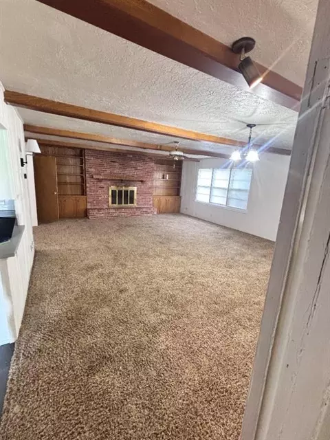 Living - 516 Navajoe Rd, Altus, OK 73521 photo 3 of 3