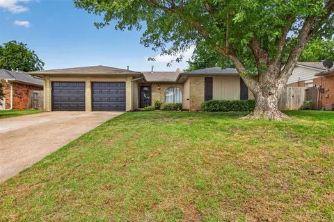 3604 Banner Ave, Edmond, OK 73013
