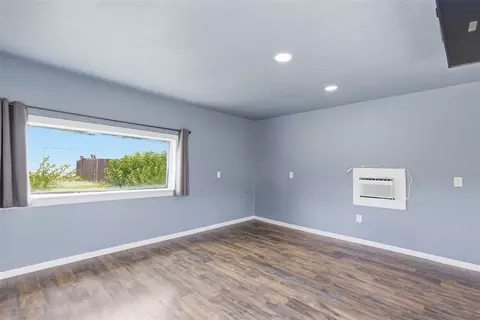 Living - 1637 Pecan Ave, Norman, OK 73072 photo 7 of 7