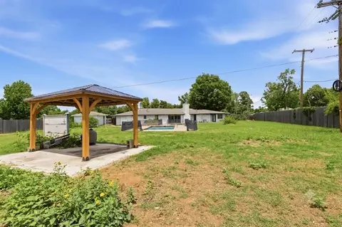 Exterior - 1637 Pecan Ave, Norman, OK 73072 photo 1 of 4