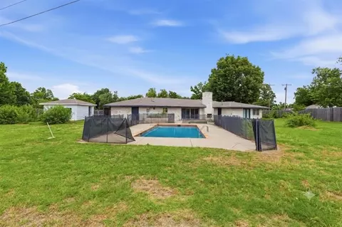 Exterior - 1637 Pecan Ave, Norman, OK 73072 photo 3 of 4