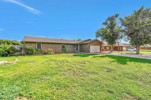 224 Quail Run N, Altus, OK 73521 photo 2