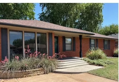 323 Hayden Blvd, Elk City, OK 73644