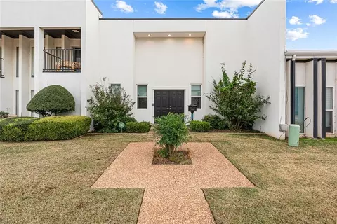 2913 Acropolis St, Oklahoma City, OK 73120